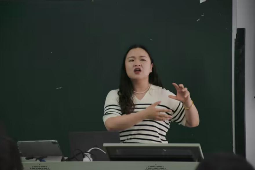 太阳集团网址首页登录特邀湖北省艺术设计协会举办公益考研分享会