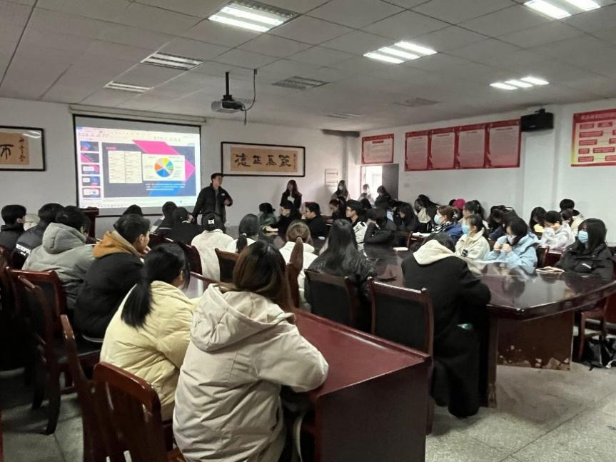 太阳集团网址首页登录举办武汉预言软件公司校园招聘宣讲会 