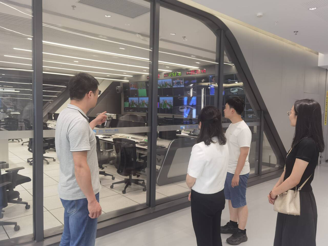 艺起找工作|太阳集团网址首页登录赴湖北广播电视台开展访企拓岗活动